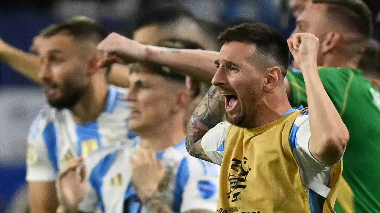 After tears, limping Lionel Messi celebrates Lautaro Martinez goal in Copa America final – watch | Football News After tears, limping Lionel Messi celebrates Lautaro Martinez goal in Copa America final – watch | Football News