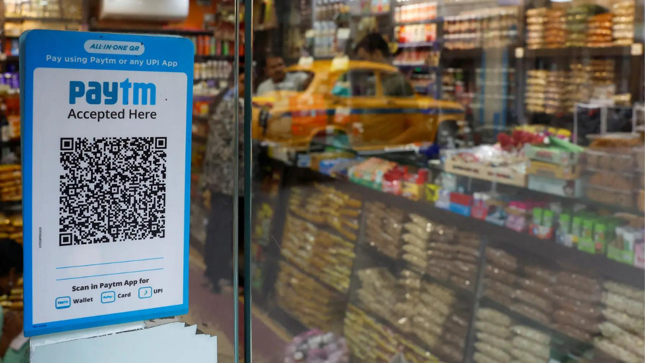 Paytm gets warning from Sebi over old transactions with its banking unit; firm responds Paytm gets warning from Sebi over old transactions with its banking unit; firm responds