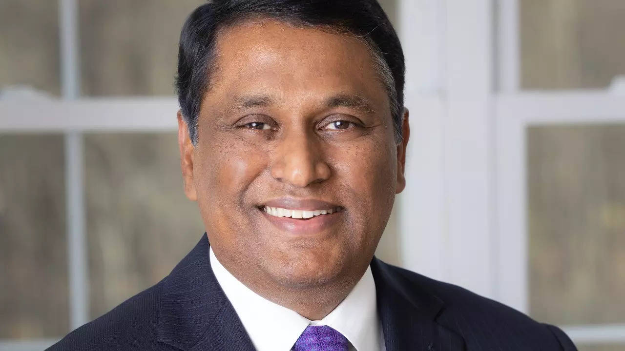 What HCLTech CEO C Vijayakumar said on linking variable pay to office attendance