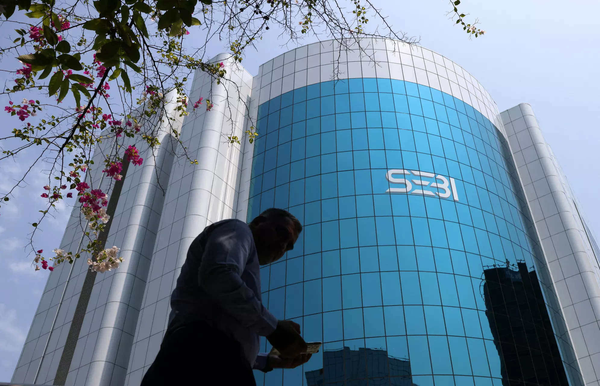 Sebi mulls hedge-fund like products for retail investors