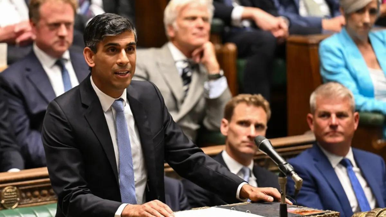 ‘Life comes at you fast’: Rishi Sunak’s advice to UK PM Keir Starmer makes Commons crack up ‘Life comes at you fast’: Rishi Sunak’s advice to UK PM Keir Starmer makes Commons crack up