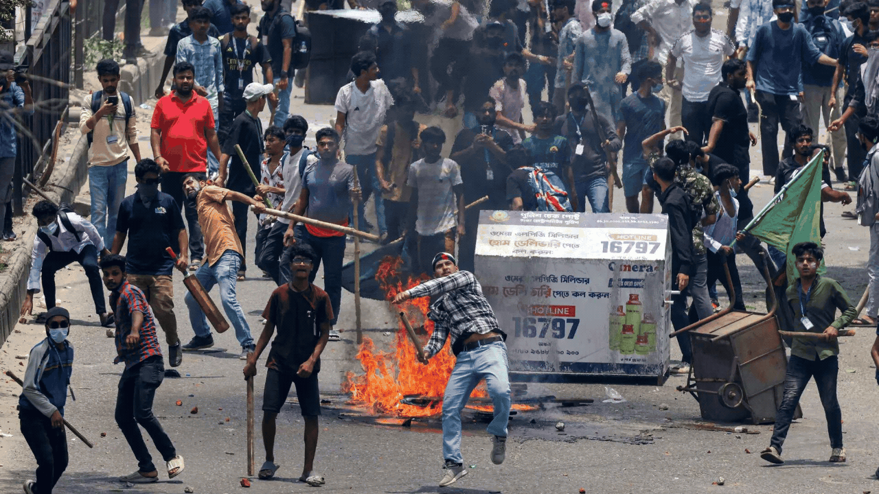 Bangladesh violence: At least 39 killed, protesters burn several govt buildings Bangladesh violence: At least 39 killed, protesters burn several govt buildings
