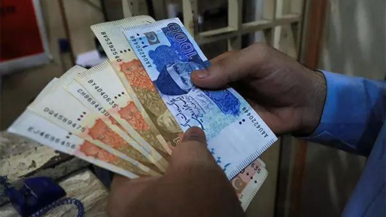 Hard to implement IMF deal as political pressure surges in Pakistan: Experts Hard to implement IMF deal as political pressure surges in Pakistan: Experts