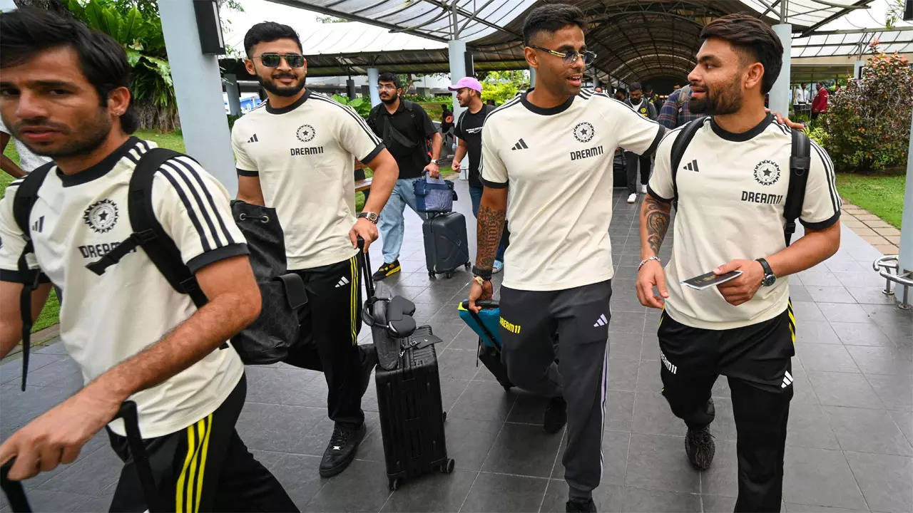 ‘Mumbai to Pallekele via Colombo’: Team India arrives in Sri Lanka ahead of white-ball series. Watch | Cricket News ‘Mumbai to Pallekele via Colombo’: Team India arrives in Sri Lanka ahead of white-ball series. Watch | Cricket News