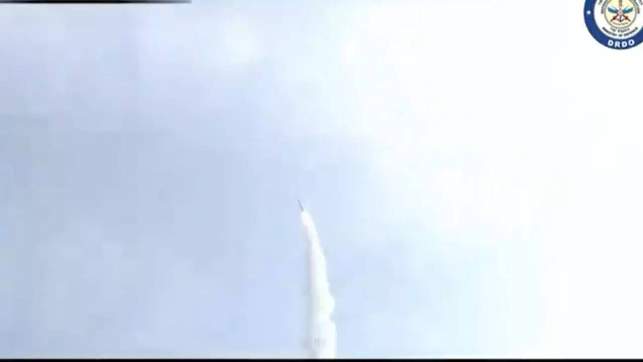 DRDO successfully conducts maiden flight-test of Phase-II Ballistic Missile Defence interceptor off Odisha coast | India News DRDO successfully conducts maiden flight-test of Phase-II Ballistic Missile Defence interceptor off Odisha coast | India News