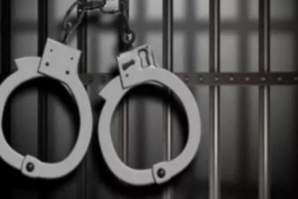 Chor-police: SI kingpin of gang that looted 43 lakh from UP bizman | India News Chor-police: SI kingpin of gang that looted 43 lakh from UP bizman | India News