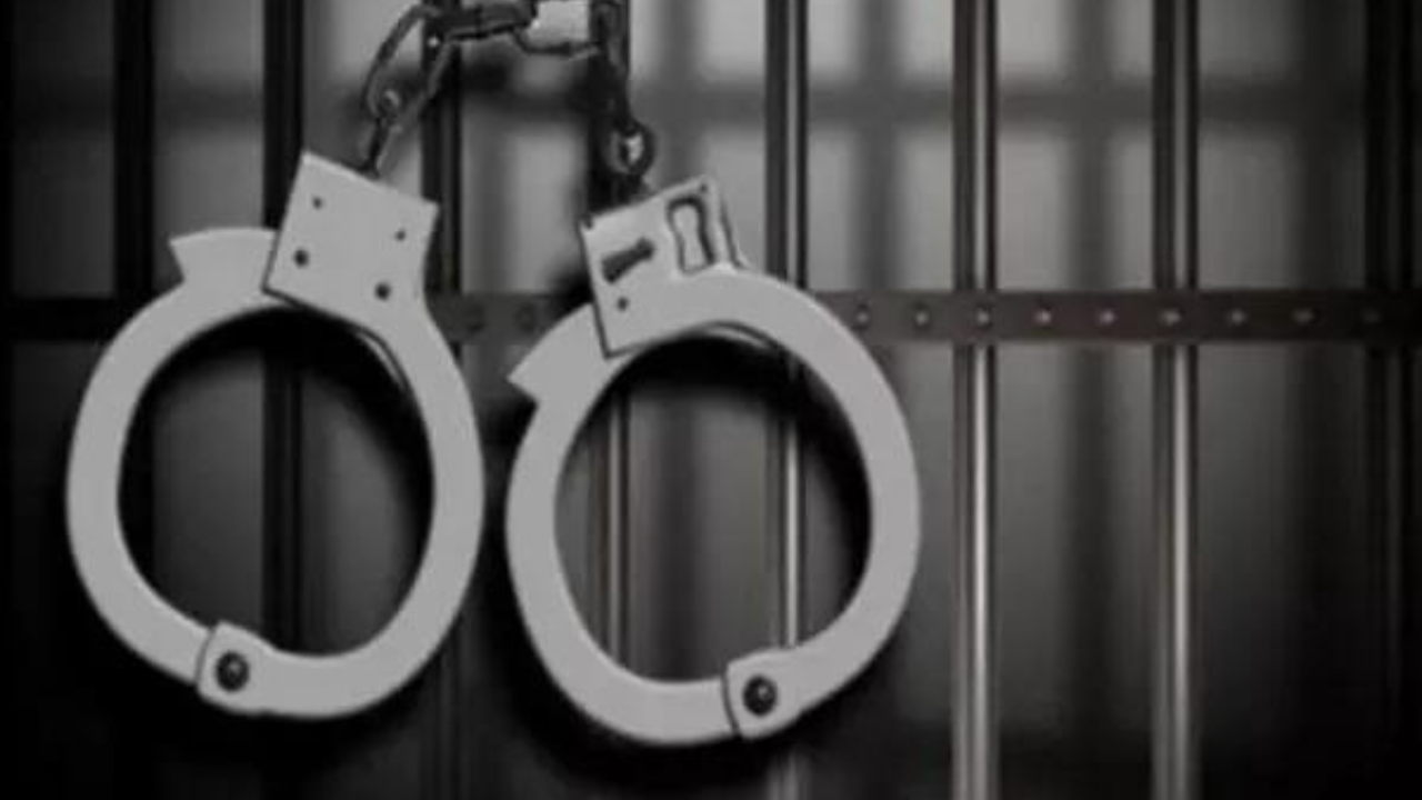 Chor-police: SI kingpin of gang that looted 43 lakh from UP bizman | India News Chor-police: SI kingpin of gang that looted 43 lakh from UP bizman | India News