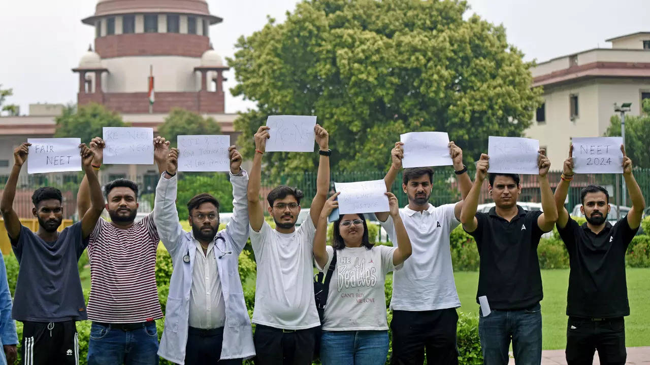 Revised NEET UG 2024 Topper’s List announced: 17 remain with top rank after revised result Revised NEET UG 2024 Topper’s List announced: 17 remain with top rank after revised result