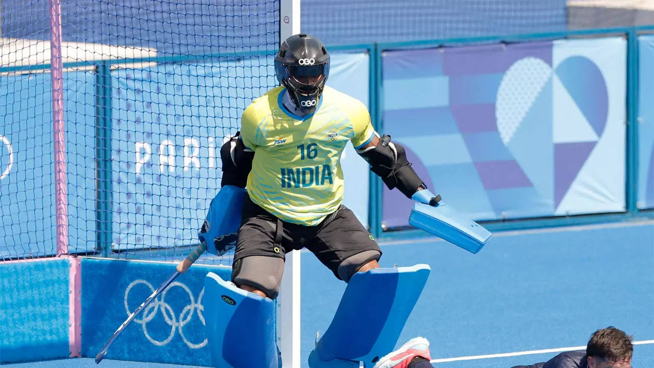 EXPLAINED: A field-player replacing goalkeeper – the move that helped India salvage a point against Argentina at Paris Olympics | Paris Olympics 2024 News EXPLAINED: A field-player replacing goalkeeper – the move that helped India salvage a point against Argentina at Paris Olympics | Paris Olympics 2024 News