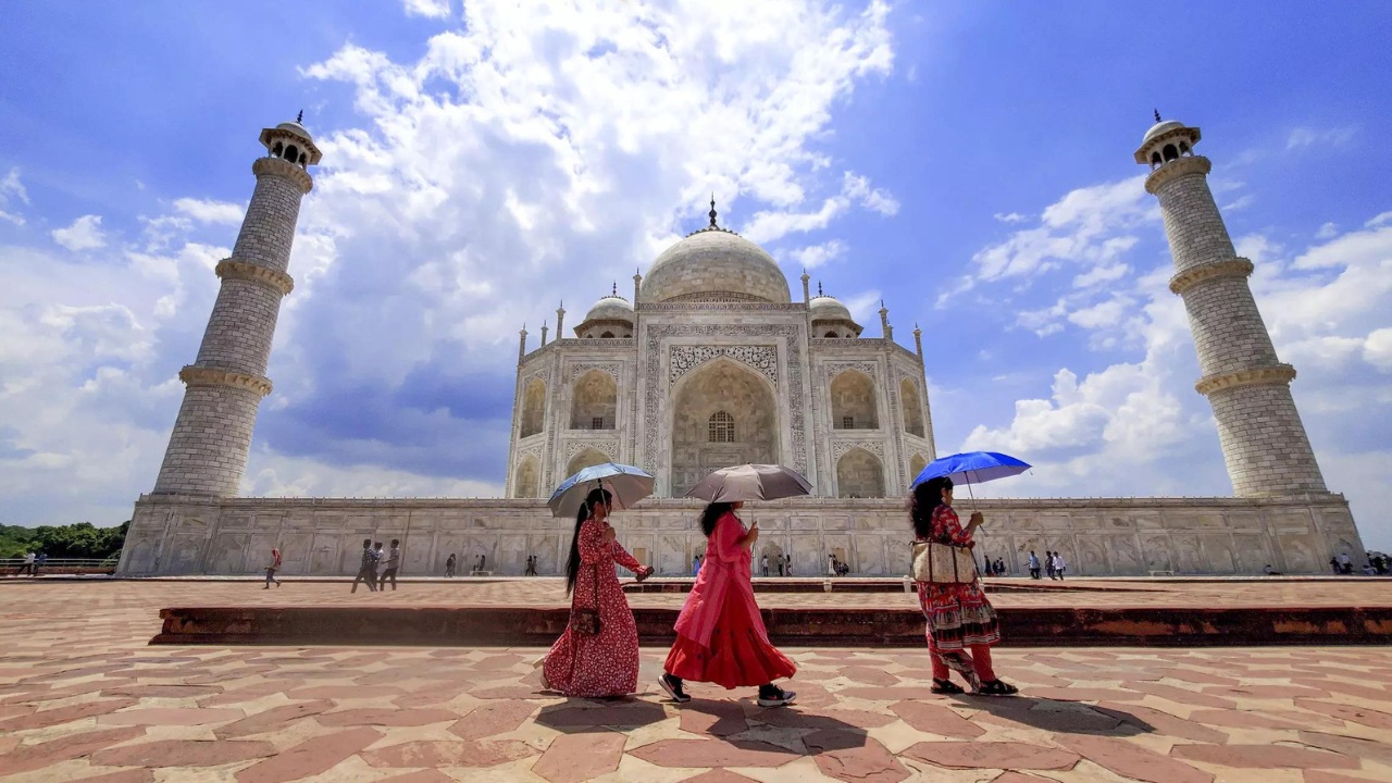 ‘Lord Shiv called me … ‘: Kanwariya attempts to offer ‘Gangajal’ at Taj Mahal | India News ‘Lord Shiv called me … ‘: Kanwariya attempts to offer ‘Gangajal’ at Taj Mahal | India News