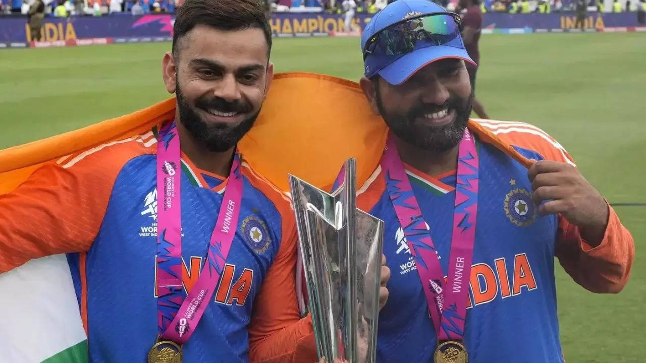 Watch: Virat Kohli, Rohit Sharma’s adorable gesture towards a young fan looking for autographs | Cricket News
