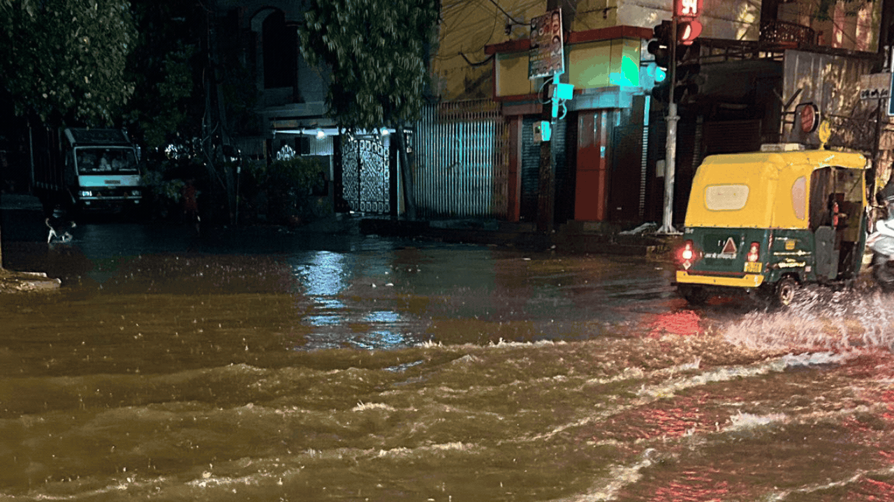 Delhi schools closed on Thursday due to heavy rainfall; IMD warns of continued heavy rains till August 5 | India News Delhi schools closed on Thursday due to heavy rainfall; IMD warns of continued heavy rains till August 5 | India News