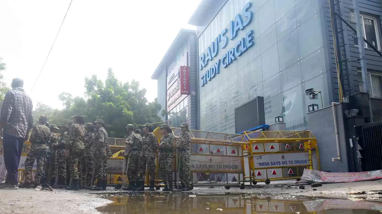 Delhi HC Fury Over Coaching Centre Deaths: MCD, Police in Dock Delhi HC Fury Over Coaching Centre Deaths: MCD, Police in Dock