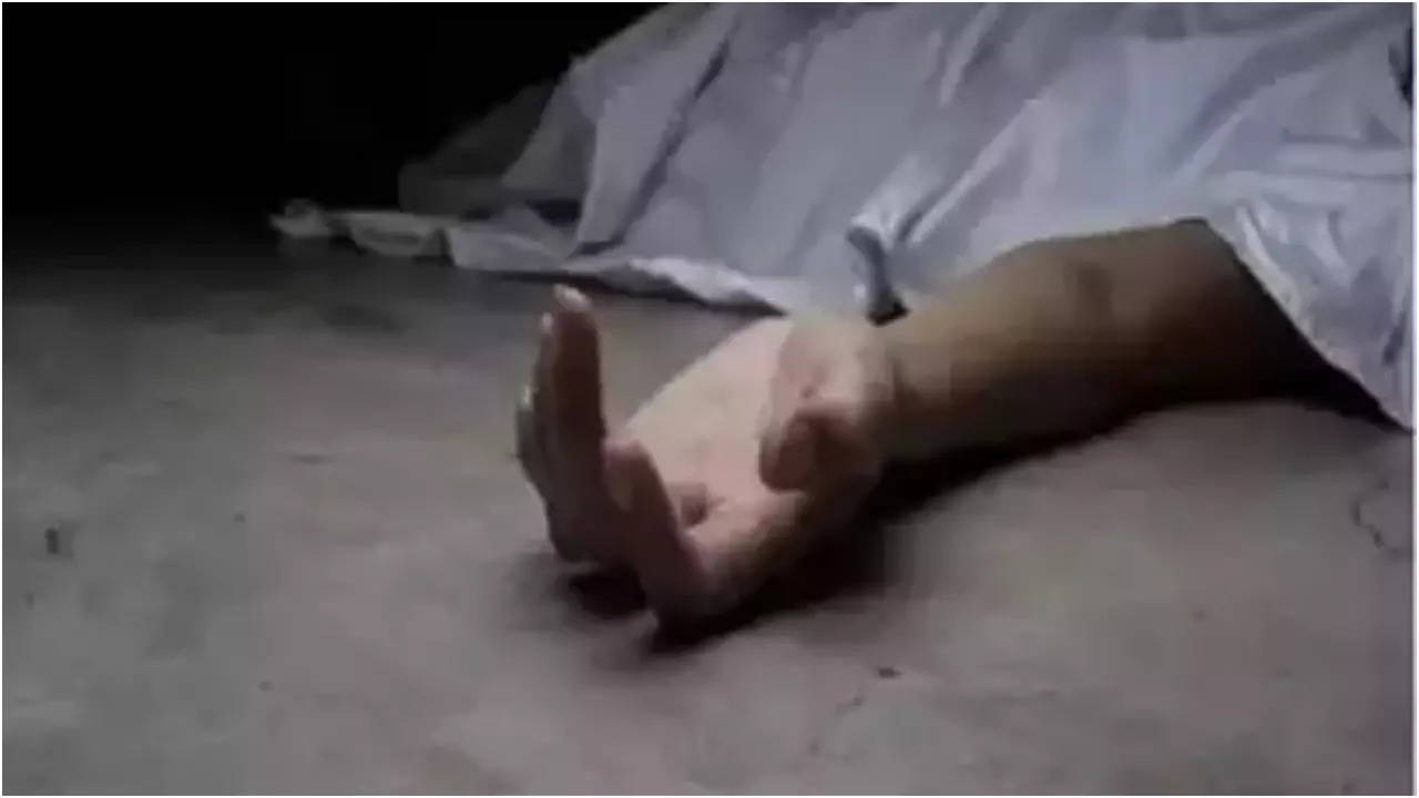 Three die, many feared trapped after building collapse in Delhi’s Jahangirpuri: Police | India News Three die, many feared trapped after building collapse in Delhi’s Jahangirpuri: Police | India News
