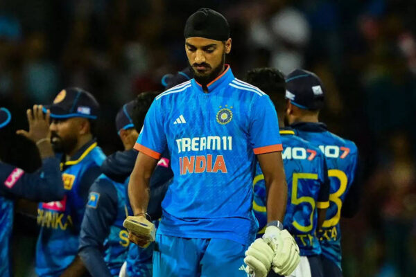 Arshdeep Singh roasted online for his ‘glory shot’ in the dramatic tied first ODI against Sri Lanka | Cricket News