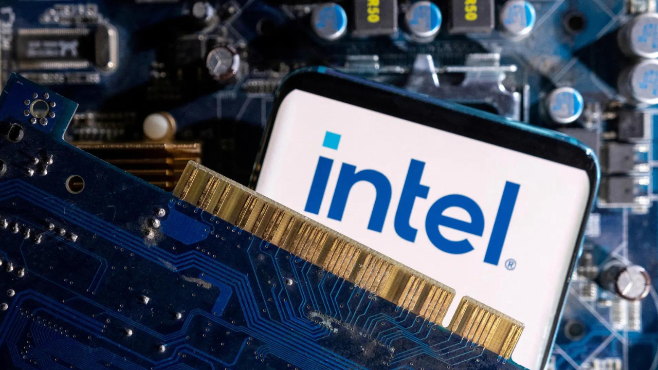 Intel crashes 28%, most in over 40 years