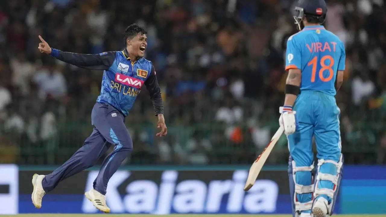 Jeffrey Vandersay grabs six as Sri Lanka sink India in second ODI | Cricket News Jeffrey Vandersay grabs six as Sri Lanka sink India in second ODI | Cricket News