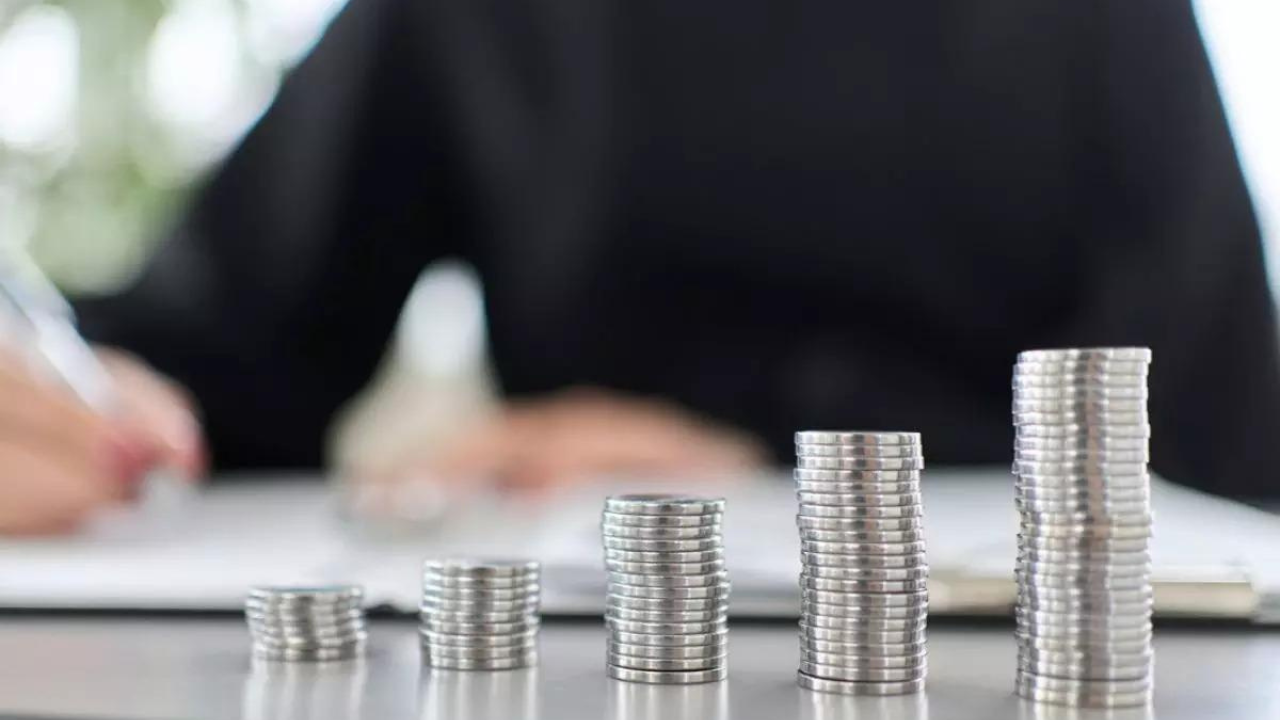 Don’t panic, bet on resilient economy, stay invested: Experts Don’t panic, bet on resilient economy, stay invested: Experts