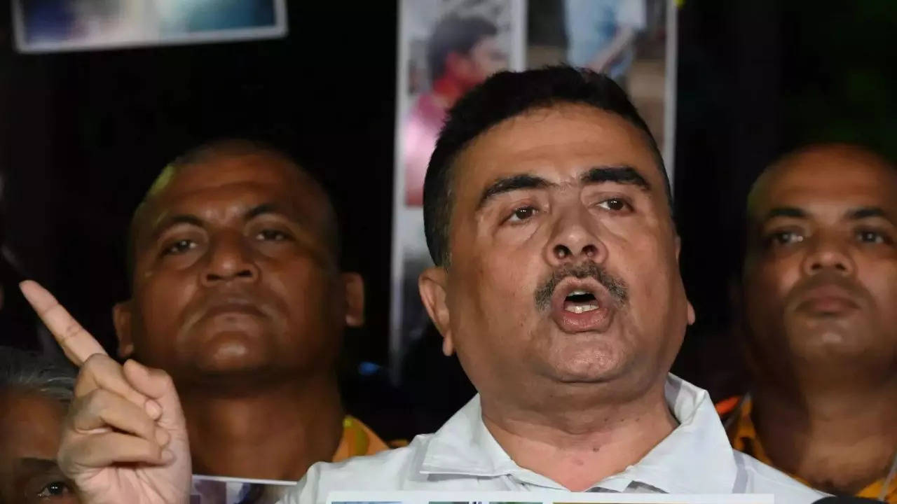 Bengal LoP Suvendu Adhikari calls on Amit Shah over attacks on Hindus in Bangladesh Bengal LoP Suvendu Adhikari calls on Amit Shah over attacks on Hindus in Bangladesh