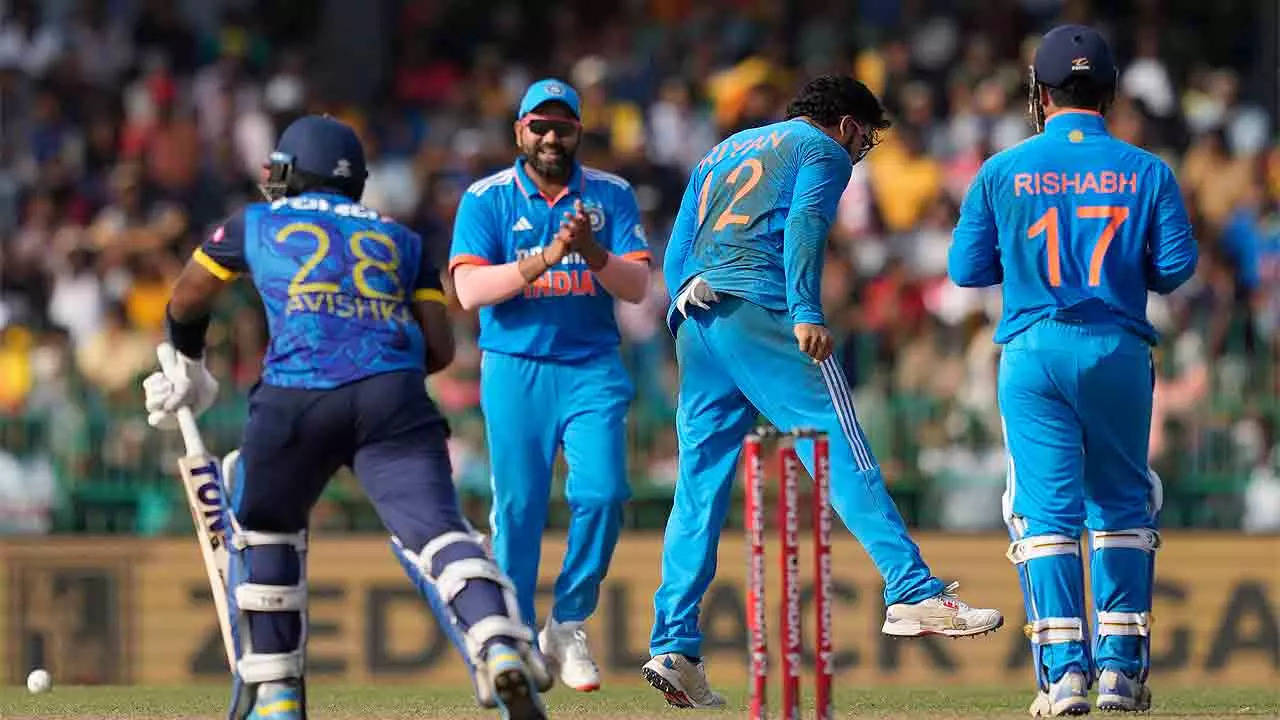 India vs Sri Lanka Live, IND vs SL 3rd ODI: Riyan Parag’s three-wicket burst dents Sri Lanka