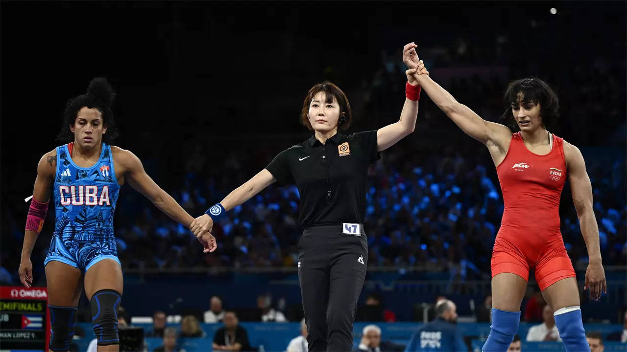 Vinesh Phogat disqualified, Yusneylis Guzman Lopez to compete in women’s 50kg freestyle final at Paris Olympics | Paris Olympics 2024 News