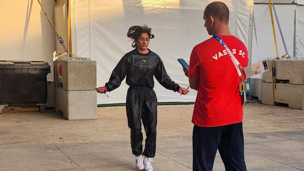 What drastic steps were taken to cut Vinesh Phogat’s weight: Dr Dinshaw Pardiwala explains | Paris Olympics 2024 News