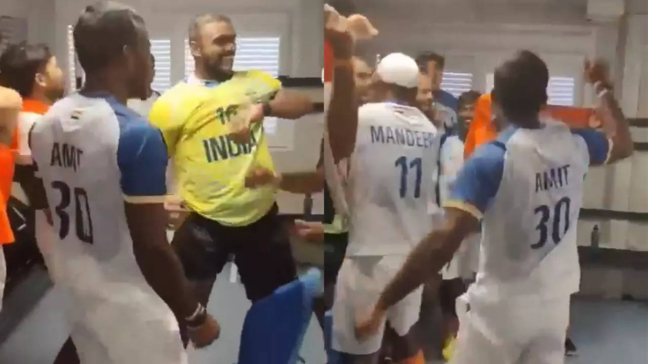 ‘Chak De India’: Indian hockey players dance their hearts out in dressing room. Watch | Paris Olympics 2024 News ‘Chak De India’: Indian hockey players dance their hearts out in dressing room. Watch | Paris Olympics 2024 News