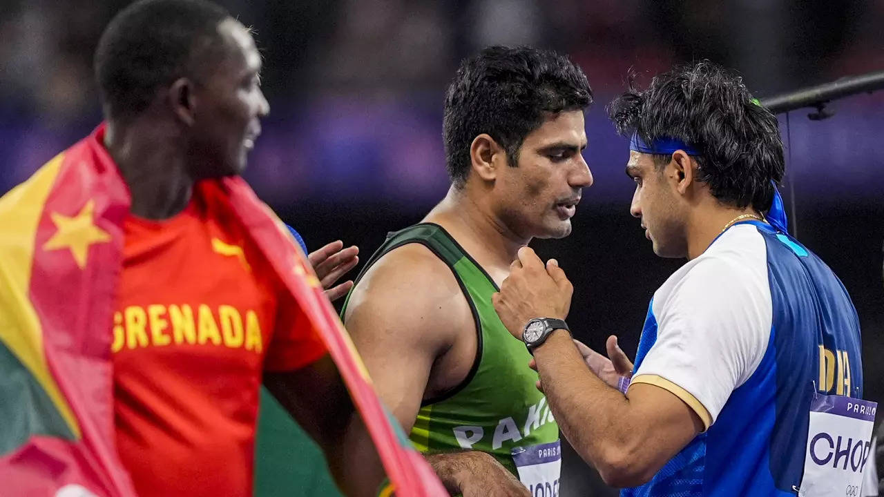 ‘Arshad Nadeem ka din tha … ‘: Neeraj Chopra after winning silver at Paris Olympics – Watch | Paris Olympics 2024 News ‘Arshad Nadeem ka din tha … ‘: Neeraj Chopra after winning silver at Paris Olympics – Watch | Paris Olympics 2024 News