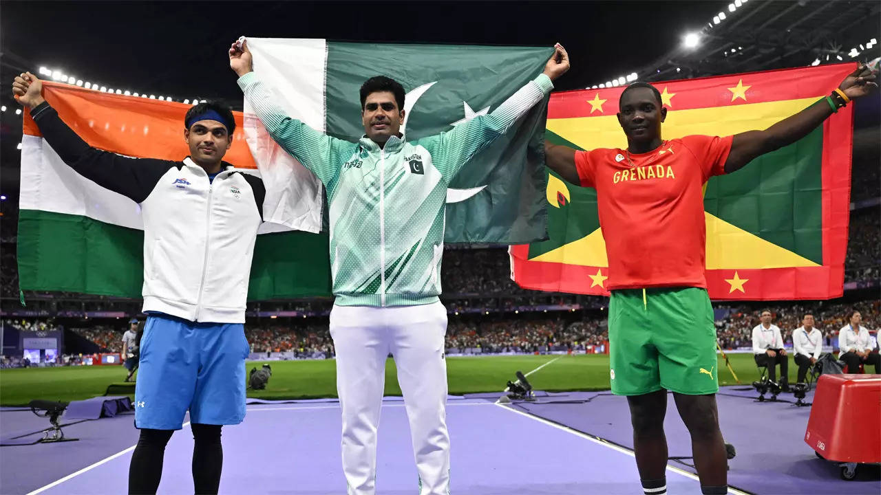 ‘Poora mahaul badal diya’: Pakistan cricketers celebrate Arshad Nadeem’s Olympic gold – Watch | Paris Olympics 2024 News ‘Poora mahaul badal diya’: Pakistan cricketers celebrate Arshad Nadeem’s Olympic gold – Watch | Paris Olympics 2024 News