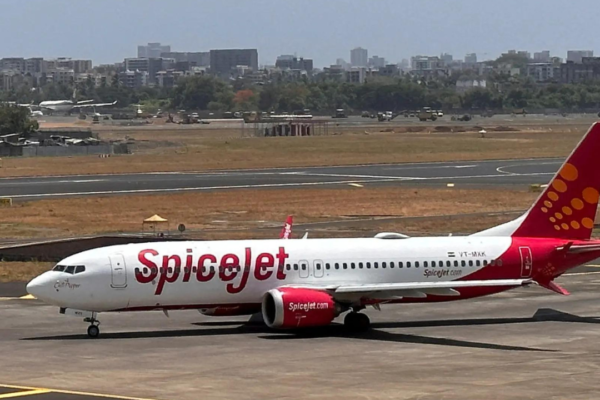 SpiceJet posts Rs 150 crore profit in Q1; plans to raise Rs 3,000 crore via QIP SpiceJet posts Rs 150 crore profit in Q1; plans to raise Rs 3,000 crore via QIP