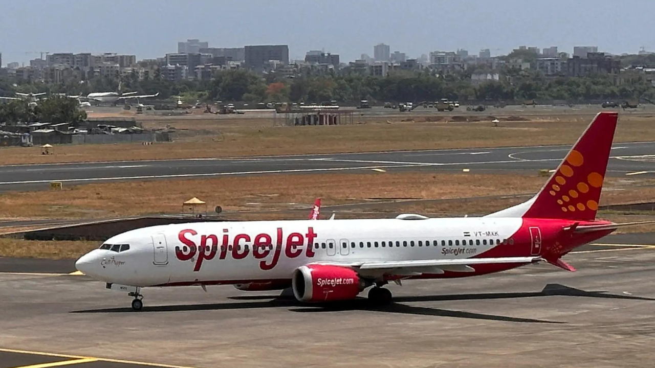 SpiceJet posts Rs 150 crore profit in Q1; plans to raise Rs 3,000 crore via QIP