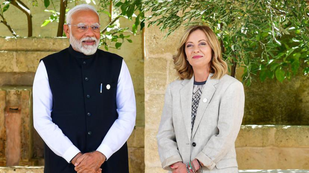 Italian PM Meloni shares photo of her with PM Modi, sends ‘heartfelt wishes’ to India on 78th Independence Day | India News Italian PM Meloni shares photo of her with PM Modi, sends ‘heartfelt wishes’ to India on 78th Independence Day | India News