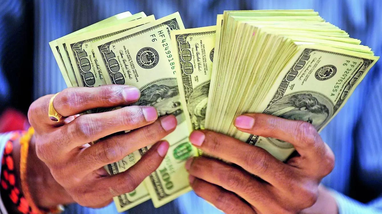 FPIs pull out Rs 21k crore from equities in August FPIs pull out Rs 21k crore from equities in August