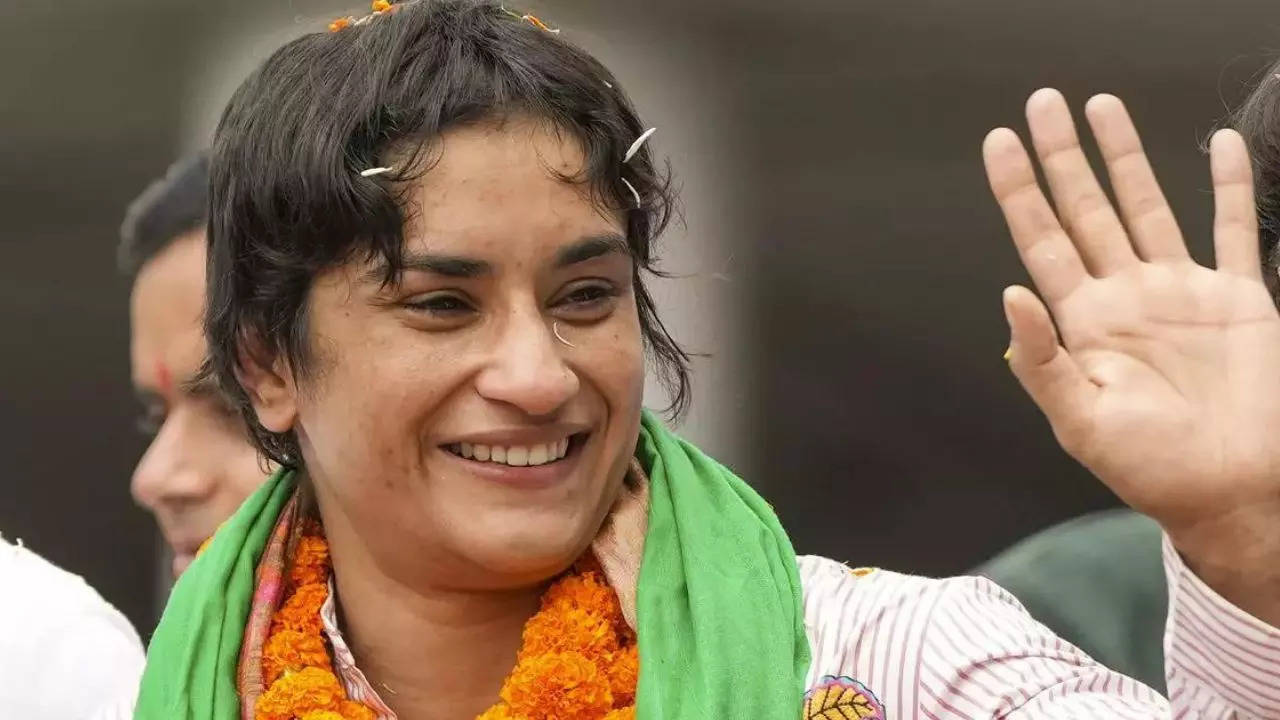 Rs 16 crore-plus cash prize? Vinesh Phogat’s husband blasts ‘fake news’ on exaggerated monetary rewards | Paris Olympics 2024 News Rs 16 crore-plus cash prize? Vinesh Phogat’s husband blasts ‘fake news’ on exaggerated monetary rewards | Paris Olympics 2024 News