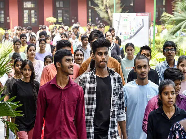 Delhi University Fills 92% of UG Seats as 65,800 Students Secure Admission in First Round Delhi University Fills 92% of UG Seats as 65,800 Students Secure Admission in First Round