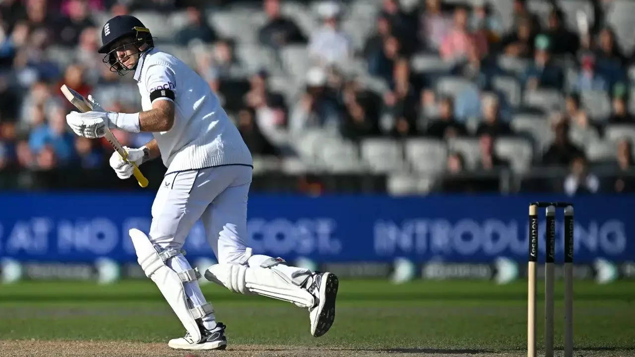 England vs Sri Lanka 1st Test Highlights: England beat Sri Lanka by 5 wickets, take 1-0 lead in three-match series England vs Sri Lanka 1st Test Highlights: England beat Sri Lanka by 5 wickets, take 1-0 lead in three-match series