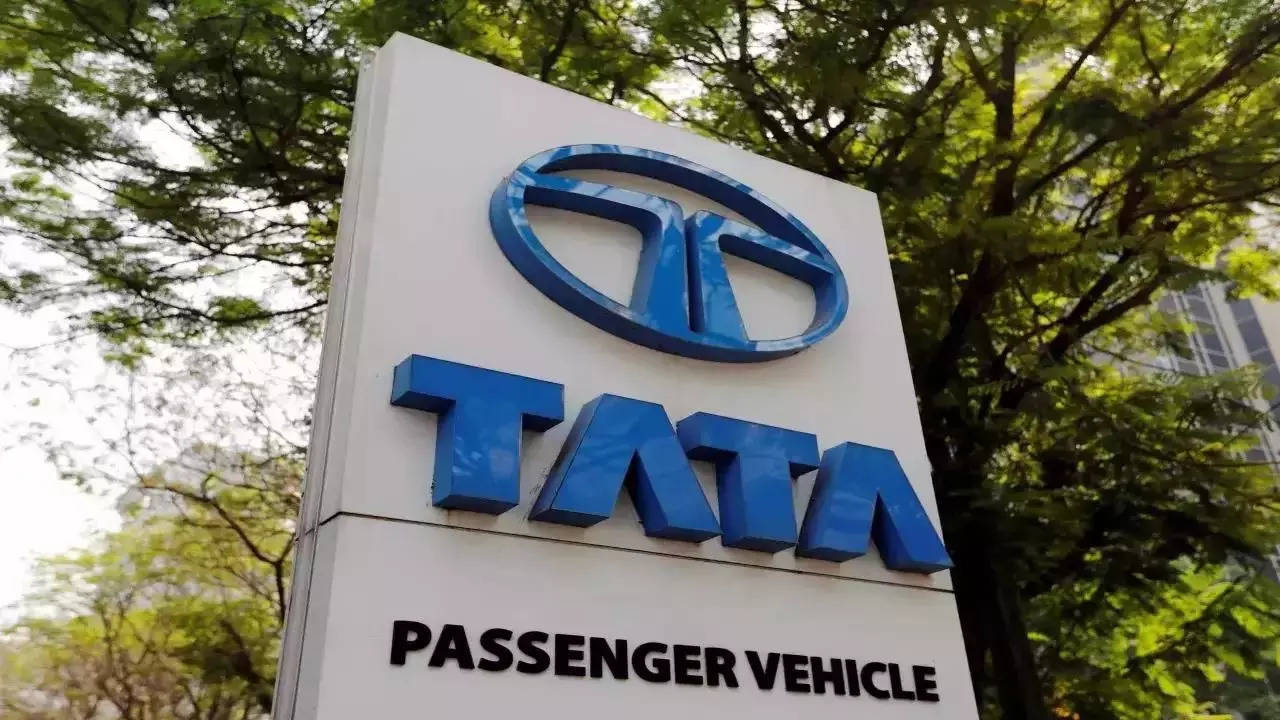 Tata Motors joins top 10 global auto firms with  billion market cap |