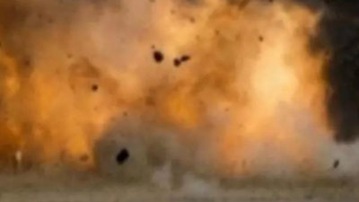 At least 1 child killed, 25 cops injured in Pakistan police station blast At least 1 child killed, 25 cops injured in Pakistan police station blast