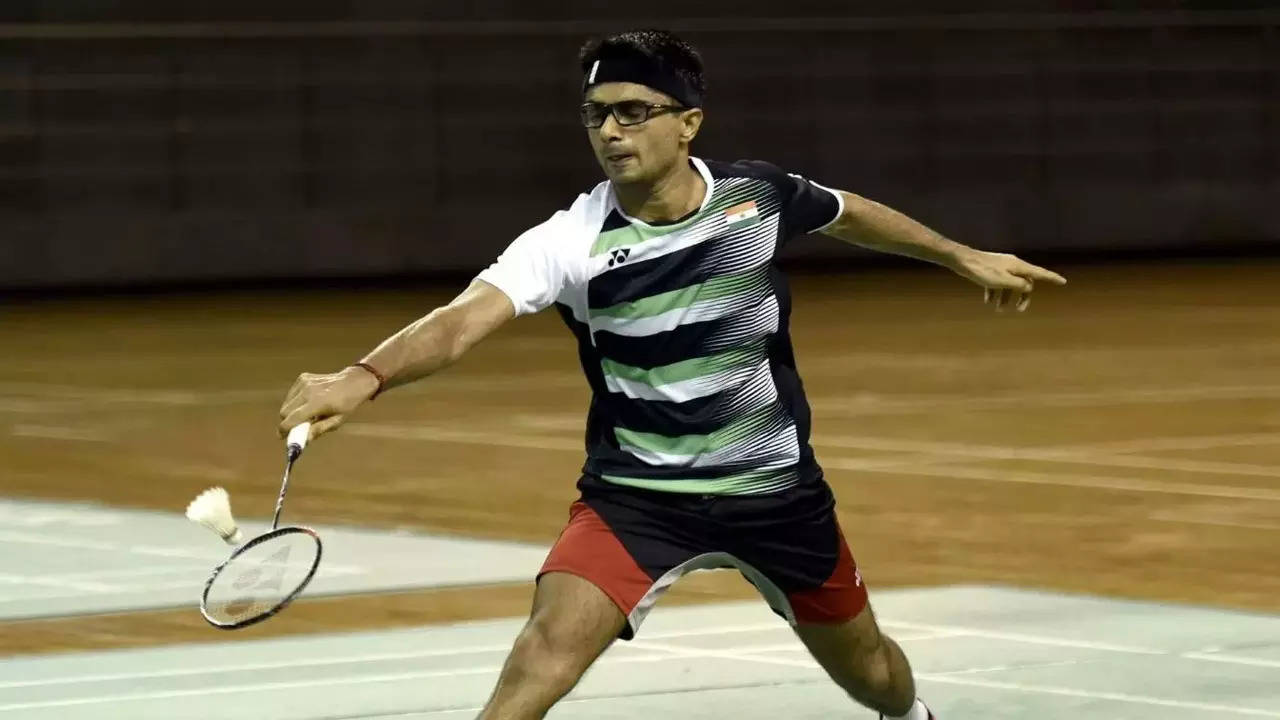 Suhas Yathiraj secures back-to-back Paralympic medals with SL4 final berth | Paris Paralympics News Suhas Yathiraj secures back-to-back Paralympic medals with SL4 final berth | Paris Paralympics News