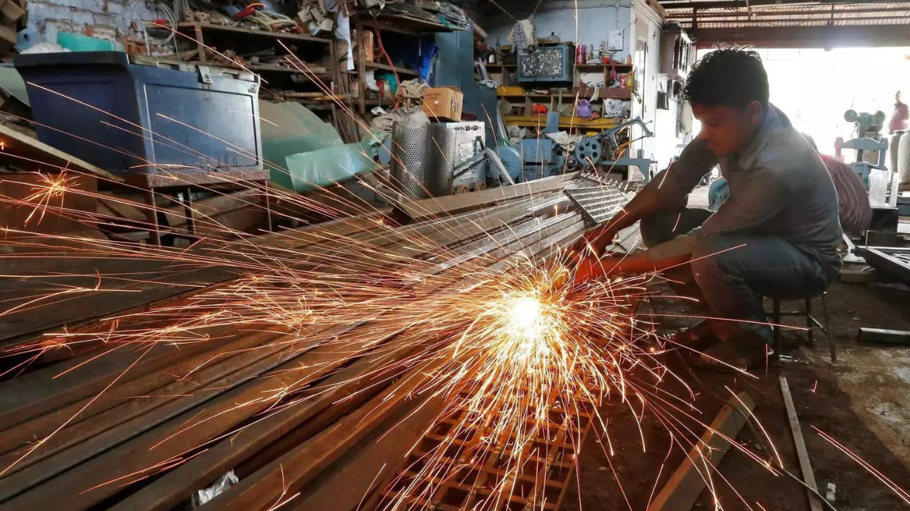 India’s manufacturing sector slows down in August: HSBC PMI report India’s manufacturing sector slows down in August: HSBC PMI report