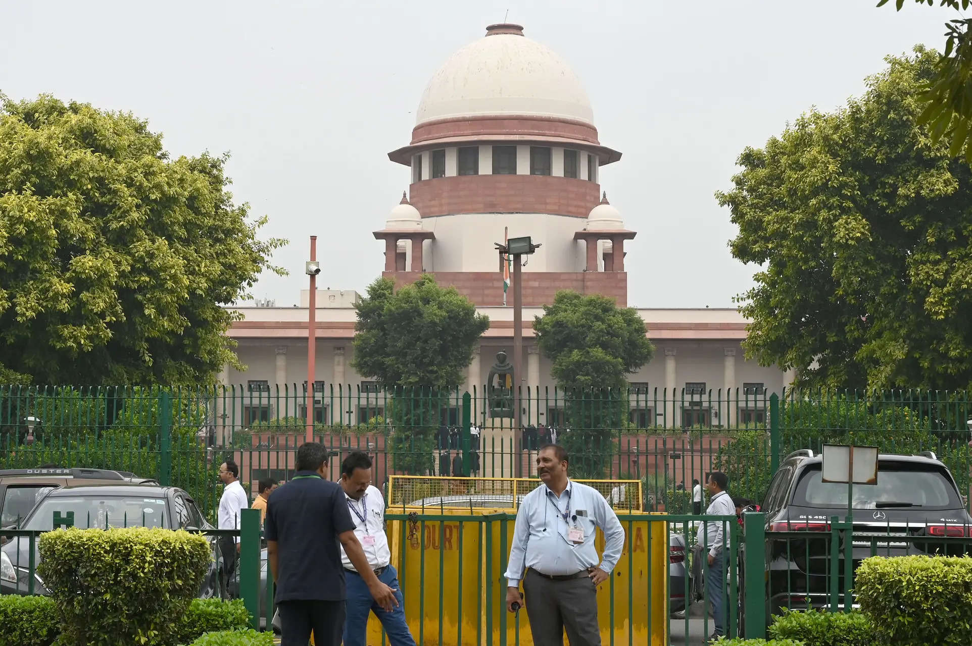 SC sets ‘no strike’ condition to hear Faizabad bar body’s plea | India News SC sets ‘no strike’ condition to hear Faizabad bar body’s plea | India News