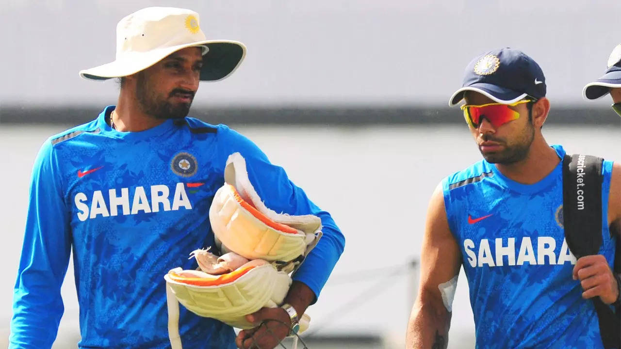 Virat Kohli: ‘If you don’t score 10000 Test runs…’: Harbhajan Singh recalls how he motivated a ‘self doubting’ young Virat Kohli | Cricket News Virat Kohli: ‘If you don’t score 10000 Test runs…’: Harbhajan Singh recalls how he motivated a ‘self doubting’ young Virat Kohli | Cricket News