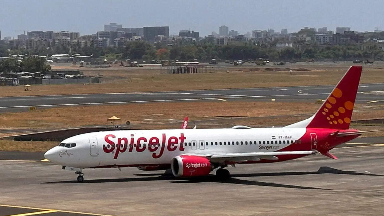 2nd time: Lessor Carlyle to convert part of SpiceJet dues into equity at 63% share price premium 2nd time: Lessor Carlyle to convert part of SpiceJet dues into equity at 63% share price premium