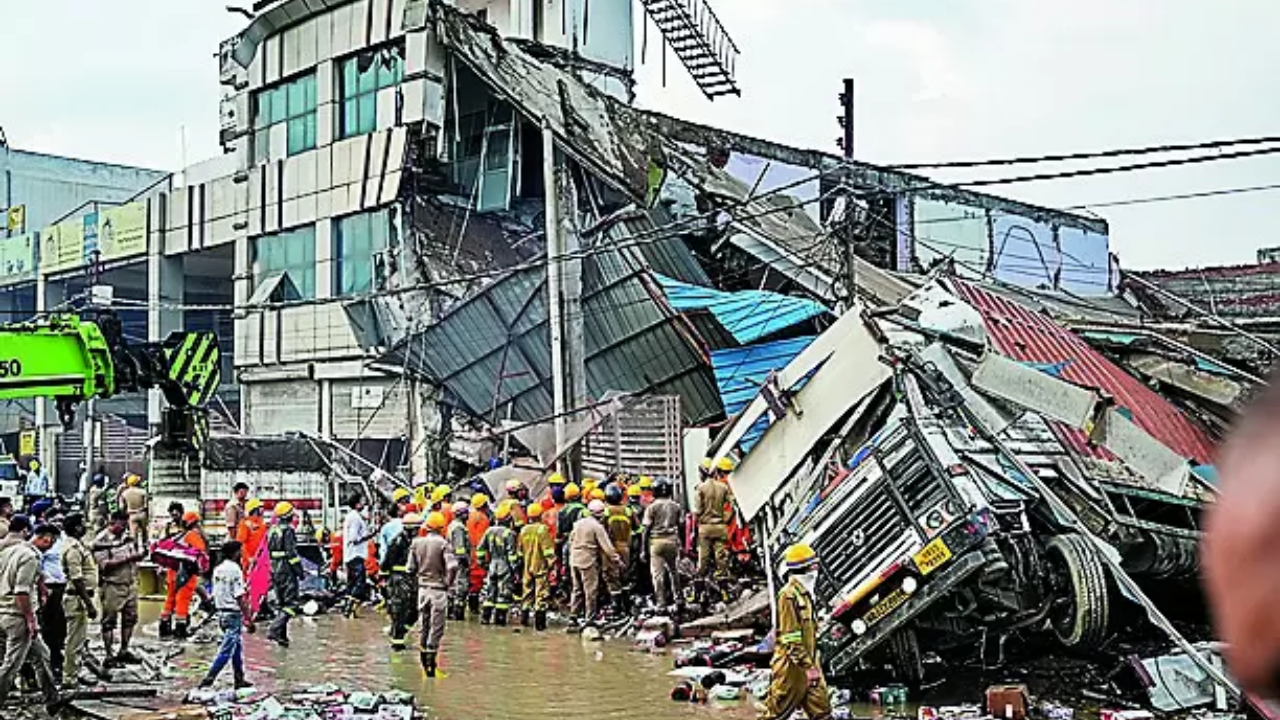 8 dead, many feared trapped as building collapses in Lucknow | India News 8 dead, many feared trapped as building collapses in Lucknow | India News
