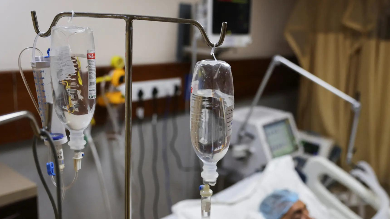 ‘Mysterious’ fever claims 14 lives in Gujarat, state government deploys 50 medical teams to affected areas ‘Mysterious’ fever claims 14 lives in Gujarat, state government deploys 50 medical teams to affected areas