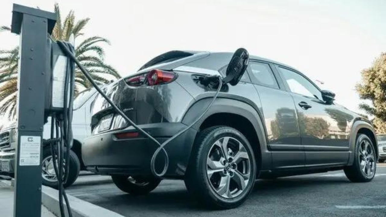 In EV push, subsidy of Rs 10k for 2-wheelers till March next year, to be halved next year In EV push, subsidy of Rs 10k for 2-wheelers till March next year, to be halved next year
