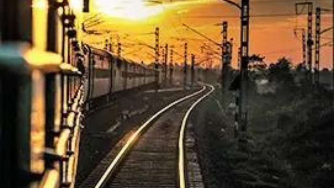 Tragedy averted at 130kmph as train tilts but doesn’t tumble Tragedy averted at 130kmph as train tilts but doesn’t tumble