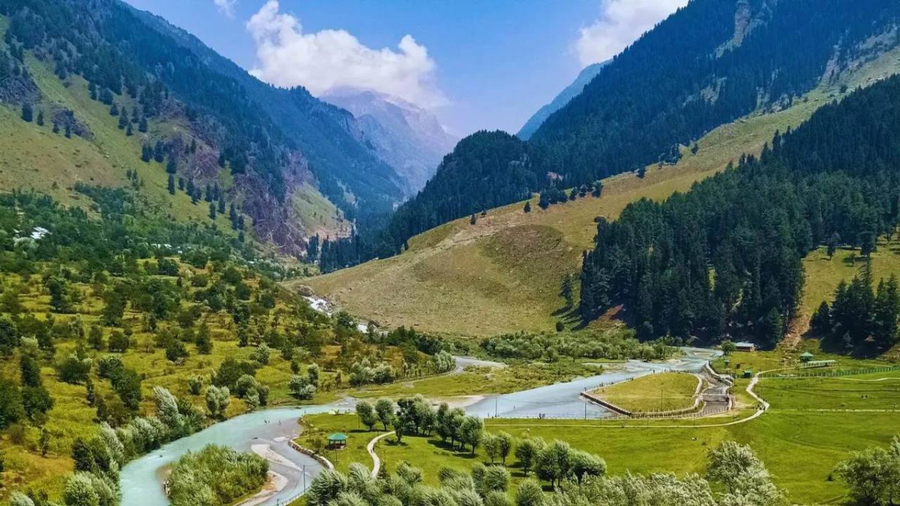 Politics in land of poets: All eyes on Dooru as Delhi watches closely | India News Politics in land of poets: All eyes on Dooru as Delhi watches closely | India News