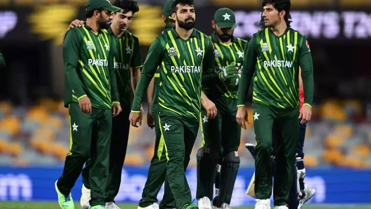 ‘Khushi hai ki hum haar gye’: Pakistan’s senior player expresses happiness after his team lost by huge margin – WATCH | Cricket News ‘Khushi hai ki hum haar gye’: Pakistan’s senior player expresses happiness after his team lost by huge margin – WATCH | Cricket News