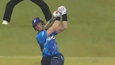 Watch: Martin Guptill’s brutal six sends commentary box glass crashing | Cricket News Watch: Martin Guptill’s brutal six sends commentary box glass crashing | Cricket News